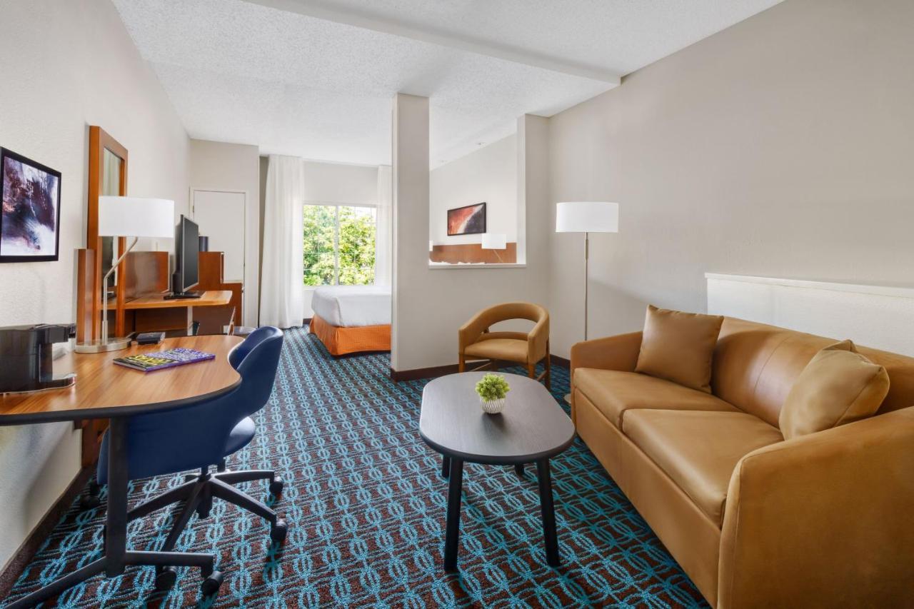 Fairfield Inn And Suites By Marriott Houston The Woodlands Exterior photo
